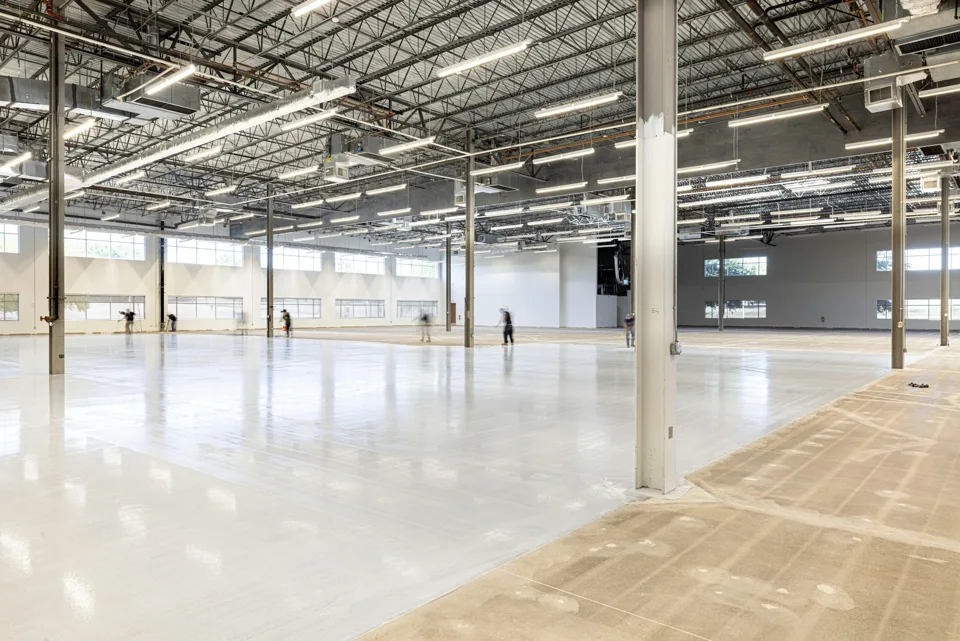 Everest brand industrial flooring imagery